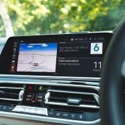 13-bmw-x7-2020-rt-infotainment