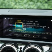 18-mercedes-benz-a-class-2018-rt-infotainment