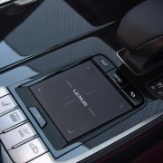 22-lexus-ls500h-2018-rt-centre-console