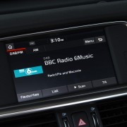 7-kia-optima-sportswagon-2018-infotainment