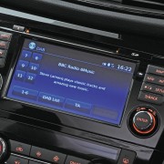 7-nissan-x-trail-2017-rt-infotainment