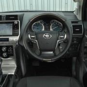toyota-land-cruiser-2018-review-cabin