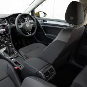 volkswagen-golf-dashboard_0