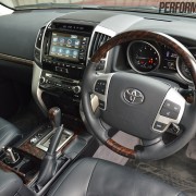 2014-Toyota-LandCruiser-Sahara-interior